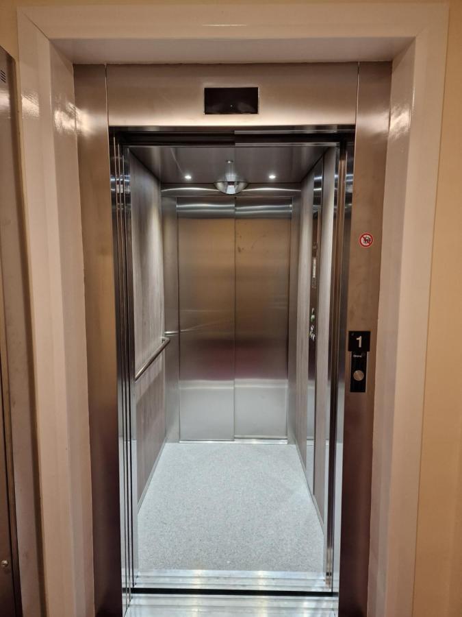 Home Inn 阿斯隆 外观 照片